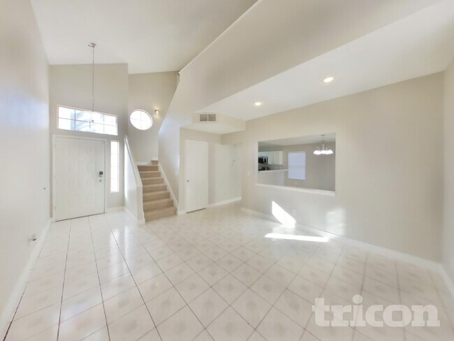 Foto del edificio - 5728 Fairlight Dr