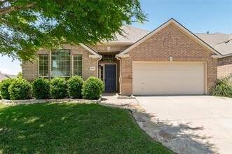 Building Photo - 2616 Travis Dr
