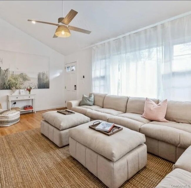 Building Photo - 1 Dogwood St