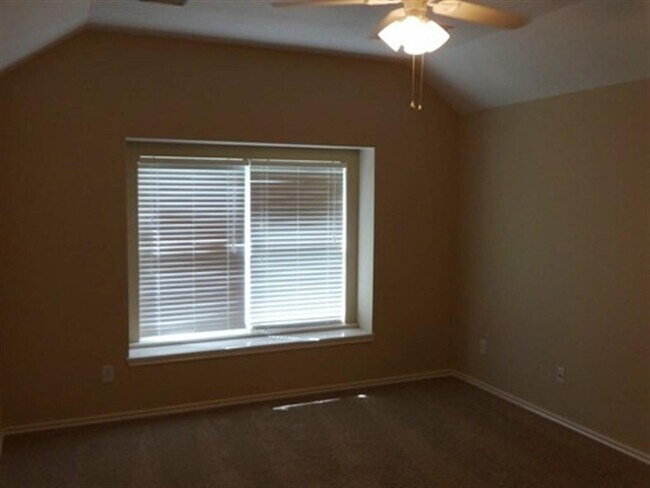 Building Photo - 5108 Lockhart Dr