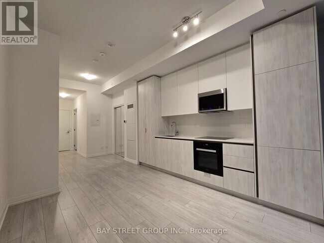 Photo du bâtiment - 400 King St W