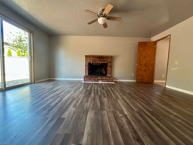 Building Photo - Welcome to your new home!