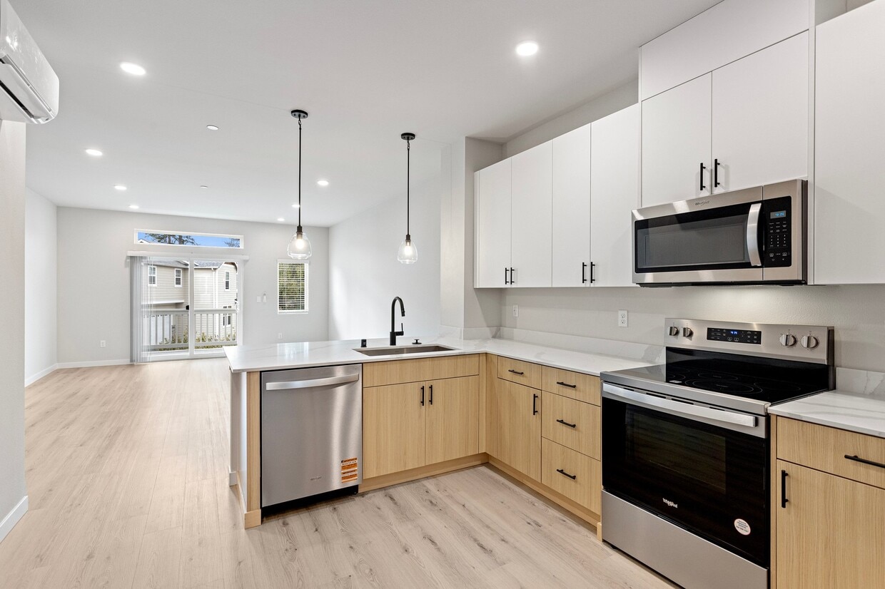 Photo - 16124 Cascadian Way (Bothell, WA)