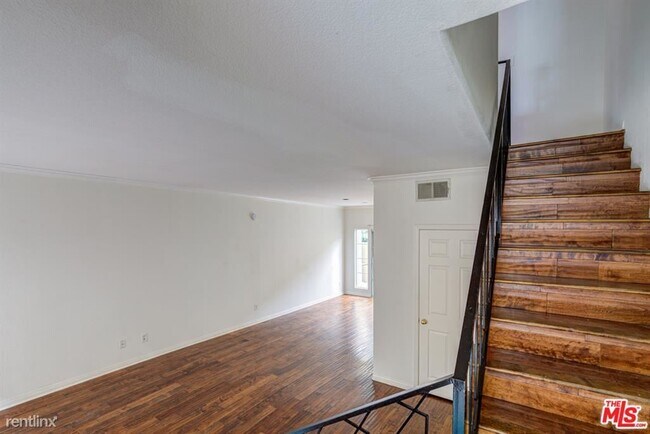Foto del edificio - 2 br, 2 bath Condo - 108 N Orlando Ave Apt 4