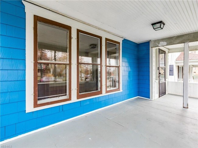 Building Photo - 263 S Balch St