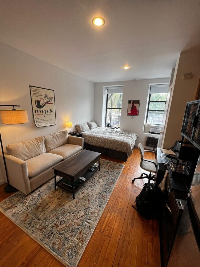 Interior Photo - 203 Chrystie Street