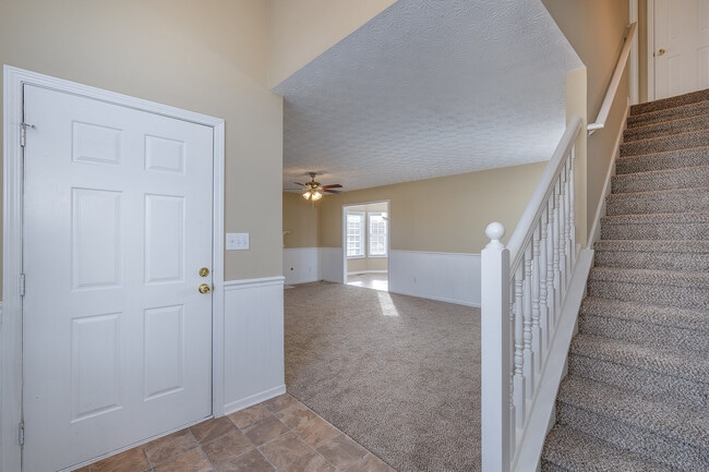 Foto del edificio - Gorgeous 4-bedroom, 2.5-bathroom home