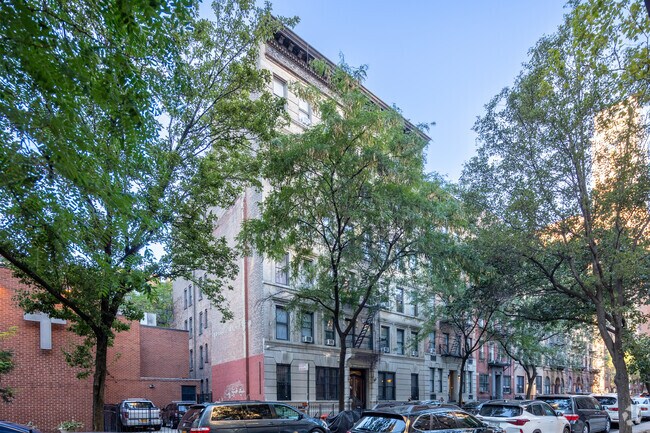 Building Photo - 230 E 27th St