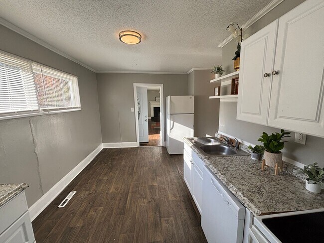 Foto del edificio - 2436 Davis Park Rd
