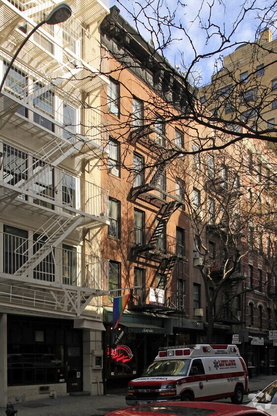 Building Photo - 113 Christopher St