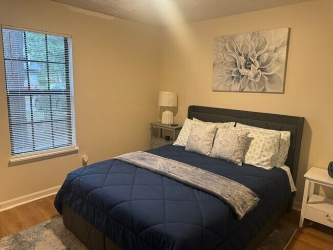 Foto del edificio - 8263 Canyon Forge Dr