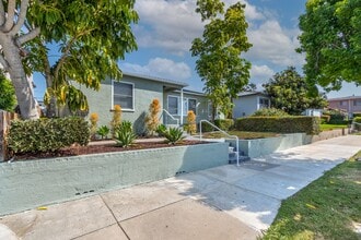 Building Photo - 944 Opal St