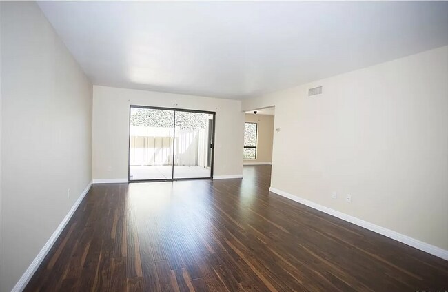 Living Room - 4726 Amberwood Ct
