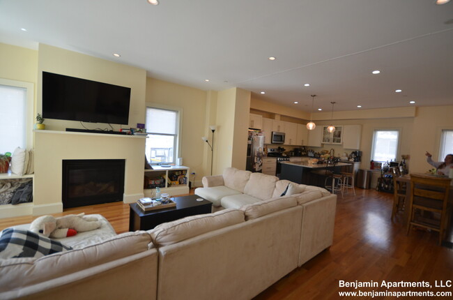 Building Photo - 143 Tremont St