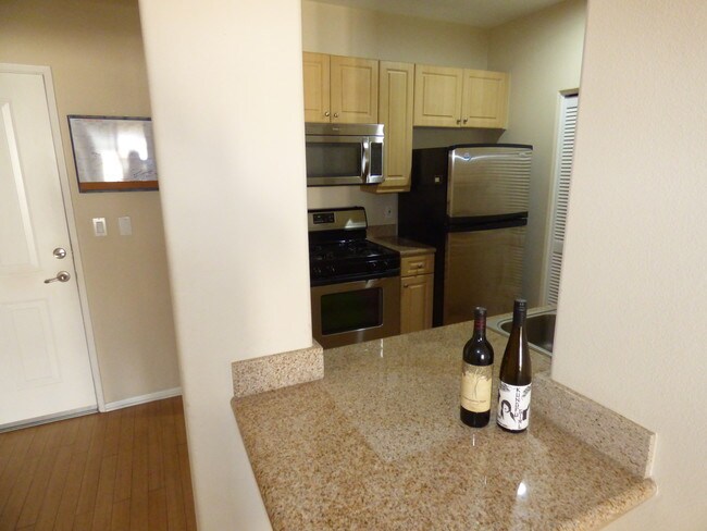 Building Photo - 2429 WATERMARKE Pl