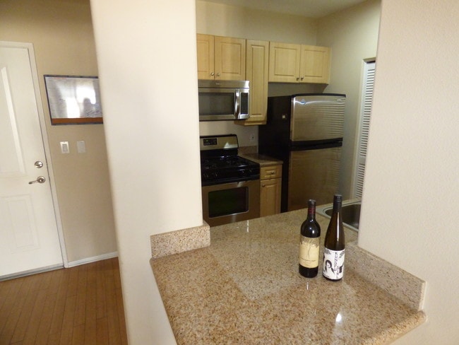 Building Photo - 2429 WATERMARKE Pl