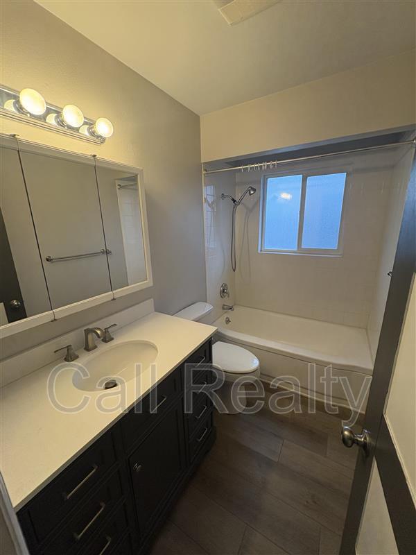 Foto del edificio - 12324 E Broadway Ave