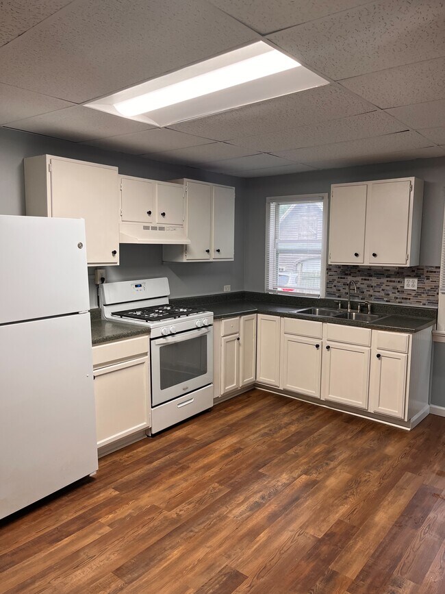 Kitchen - 177 Telyea St