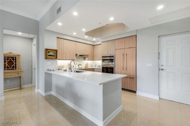 Foto del edificio - 2728 Tiburon Blvd E