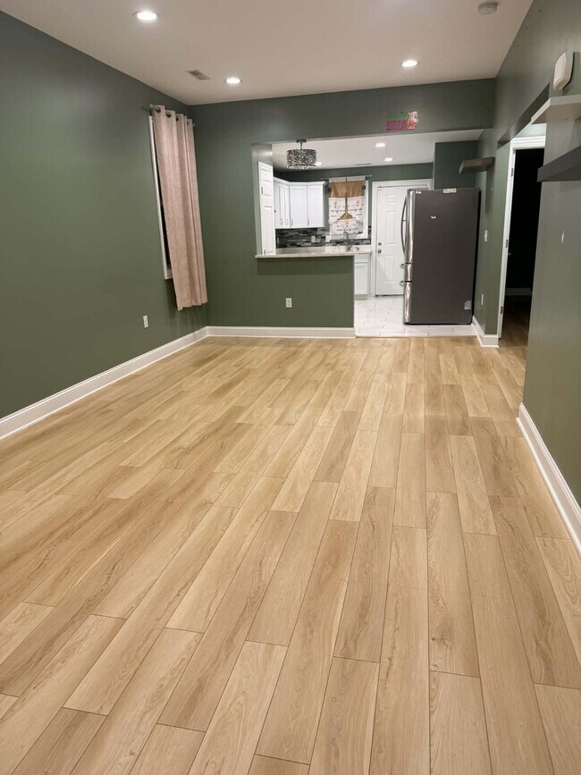 Foto del edificio - 524 S Oakley Ave