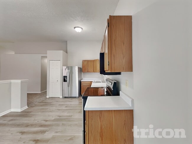 Foto del edificio - 4831 Dietzen Blvd