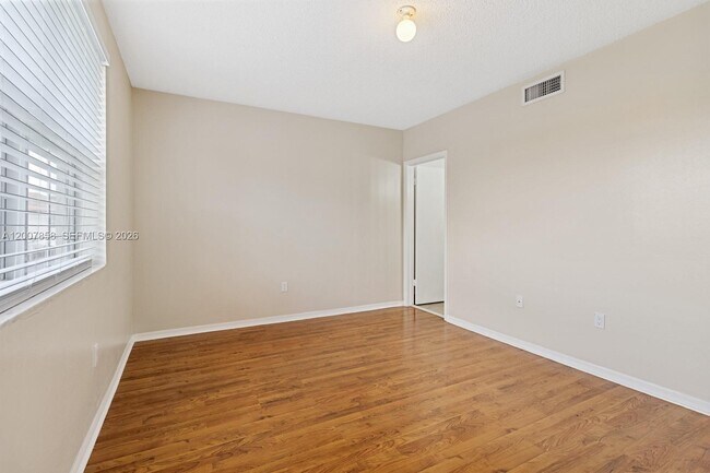 Foto del edificio - 9187 Fontainebleau Blvd