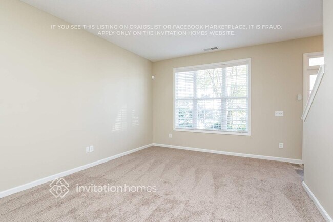 Foto del edificio - 117 Omega Ct