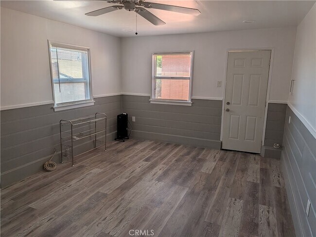 Building Photo - 6220 1/2 S Fairfax Avenue Unit