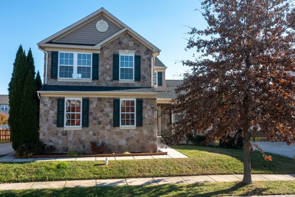 Foto principal - 5005 Crest Haven Way