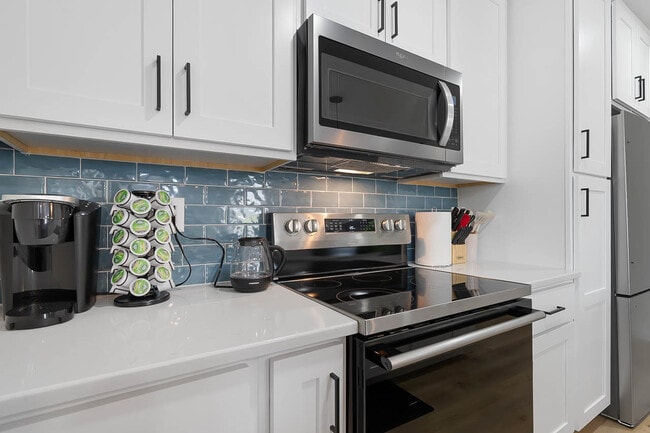 Photo - 1001 Linwood Ave Townhome