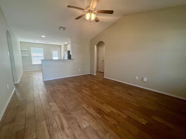 Foto del edificio - Beautiful 3 Bedroom Home in Southfield Heights Addition  **First Full Month's Rent FREE**