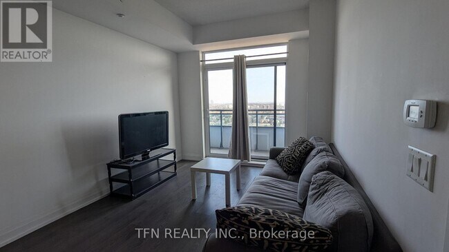 Photo du bâtiment - 7890 Bathurst St