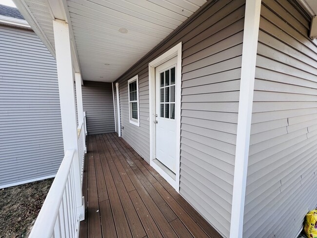 Building Photo - 88 Miller St