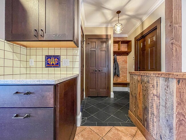 Building Photo - 3 Grant St