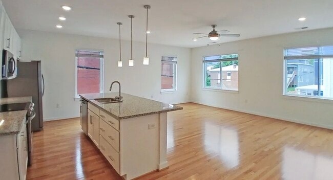 Photo - 1219 Bainbridge St Apartment