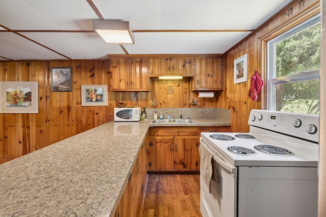 Building Photo - 4116 Tuffy Ln
