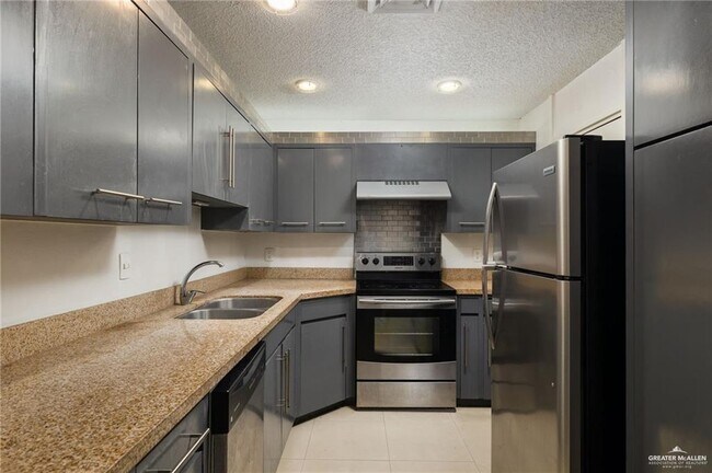 Foto del edificio - 2200 S 10th St