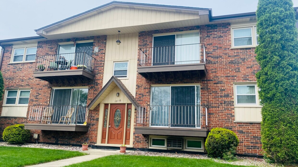 10816 71st Ct Unit 1N, Worth, IL 60482 Condo for Rent in Worth, IL