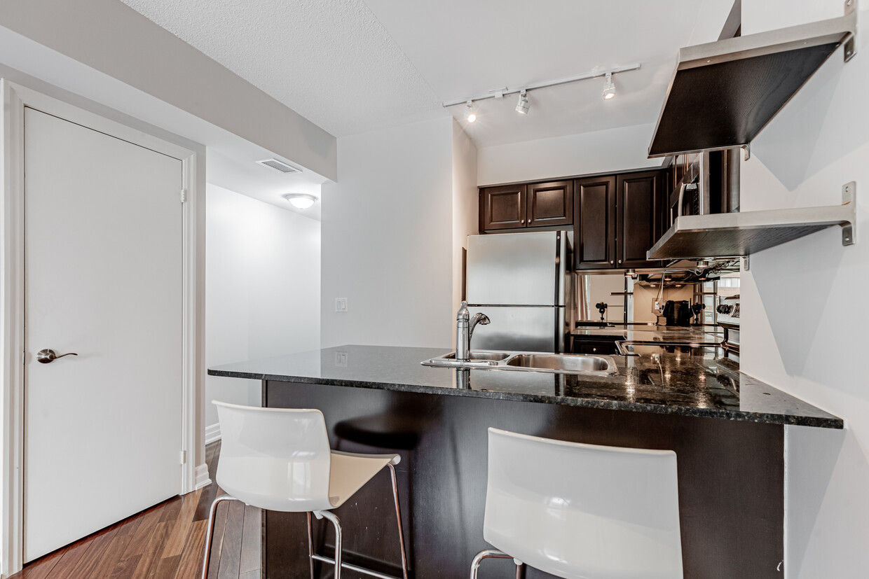 Photo principale - 8 Scollard St