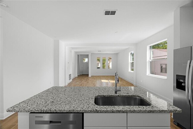 Foto del edificio - 930 57th Ave N