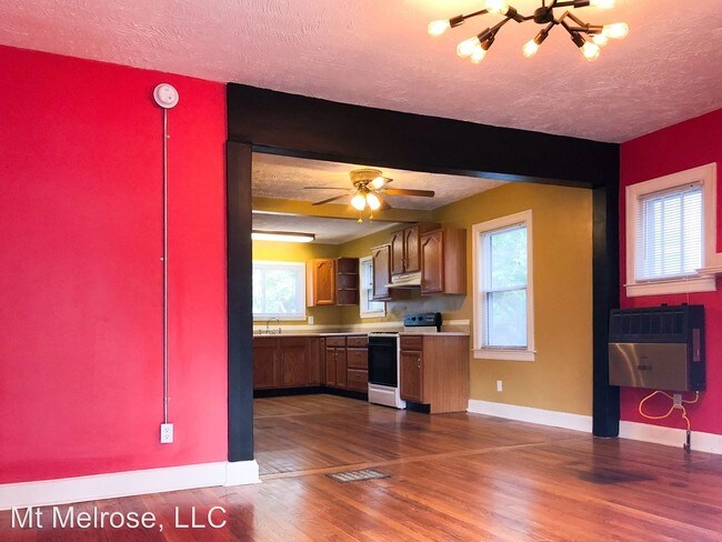 Building Photo - 4 br, 2 bath House - 129 Clyde St