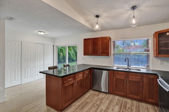 Foto del edificio - 20260 NE 25th Ave