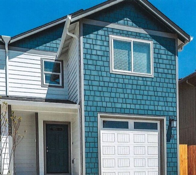 Building Photo - Brand New 3 Bed / 3 Bath Duplex! First Mon...