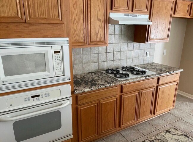 Foto del edificio - 15119 Wimberly Park Dr