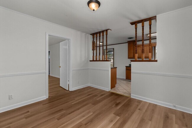 Building Photo - 826 Martha Ln
