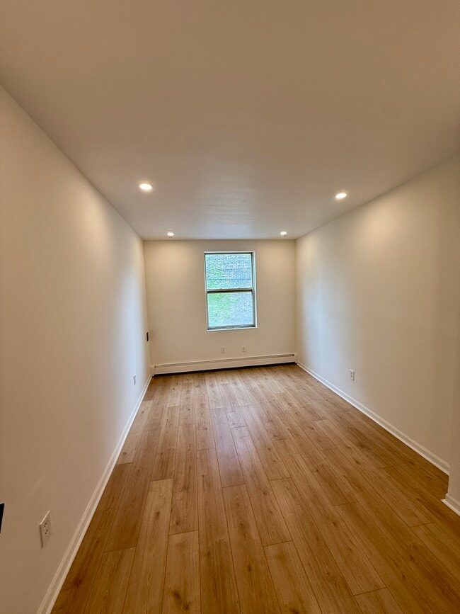 Building Photo - 124 Sumpter St