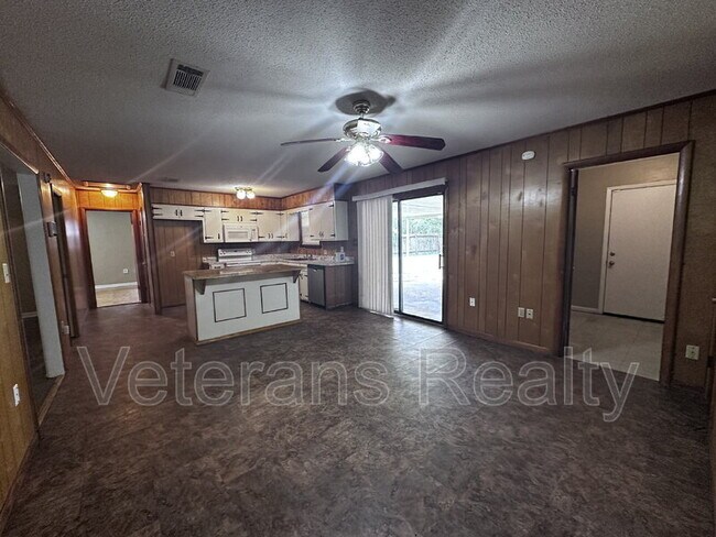 Building Photo - 101 S Kern Dr