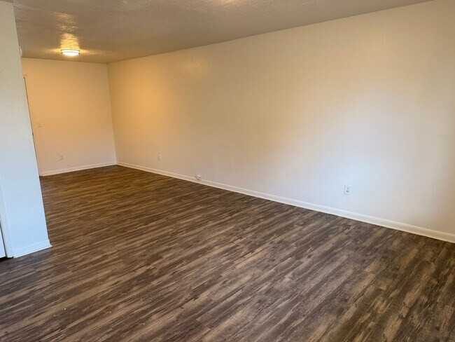 Foto del edificio - 5138 Lance St