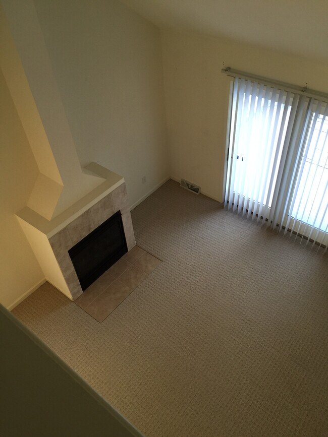 Living room - 7 Bunker Ln