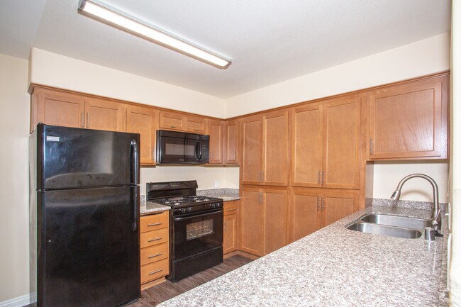 2 habitaciones, 1 baño - Valencia - Parkwood at Polo Grounds